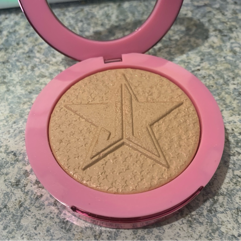 Jeffree Star Cosmetics Supreme Frost Frozen Peach Highlighter Pink Compact